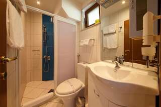 Курортные отели Ruza Vjetrova - Wind Rose Hotel Resort Добра-Вода Двухместный номер эконом-класса с 1 кроватью-4