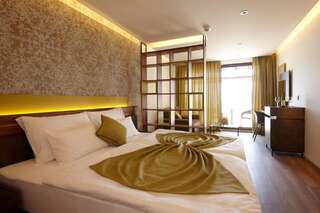 Курортные отели Ruza Vjetrova - Wind Rose Hotel Resort Добра-Вода Улучшенный двухместный номер с 1 кроватью или 2 отдельными кроватями и видом на море-1